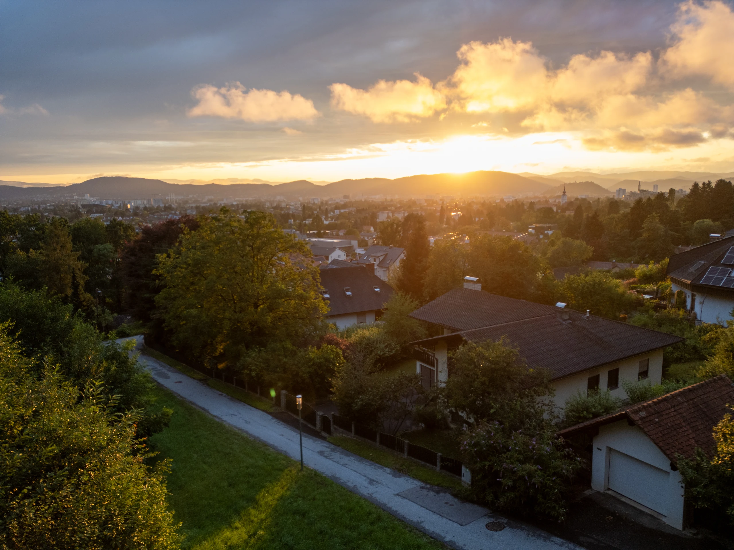 Realer Panoramablick vom Grundstück über Graz